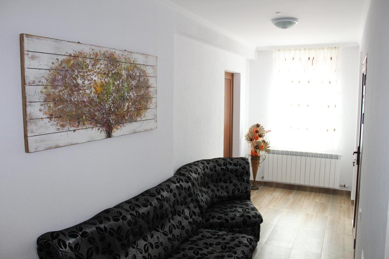 Къща За Гости Мишурови Smolyan Ngoại thất bức ảnh