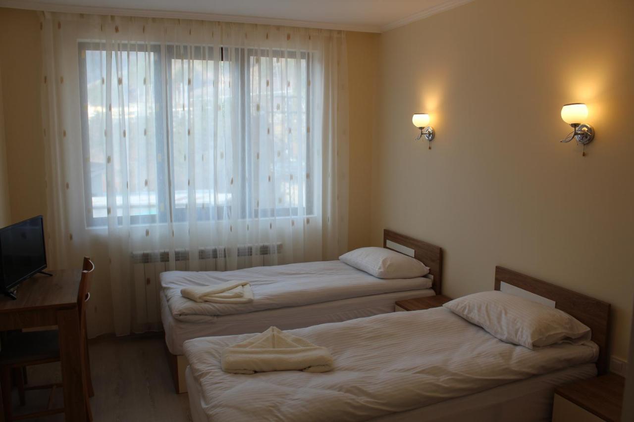 Къща За Гости Мишурови Smolyan Ngoại thất bức ảnh